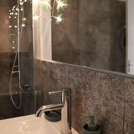 Apartment Place Aux Herbes Elegance Renaissance Uzès