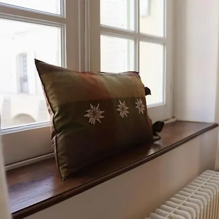 Place Aux Herbes Elegance Renaissance Apartamento Uzès