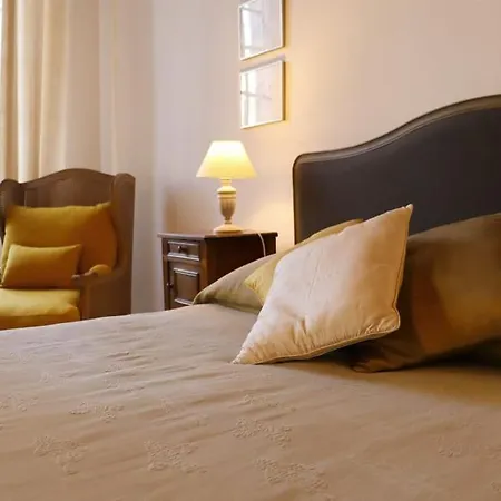 Place Aux Herbes Elegance Renaissance Appartement