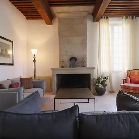 Place Aux Herbes Elegance Renaissance
