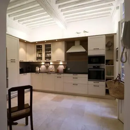 Place Aux Herbes Elegance Renaissance Appartement *