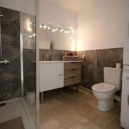 Place Aux Herbes Elegance Renaissance