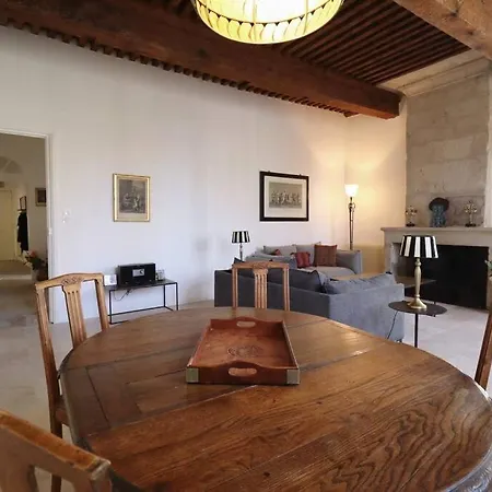 Place Aux Herbes Elegance Renaissance *