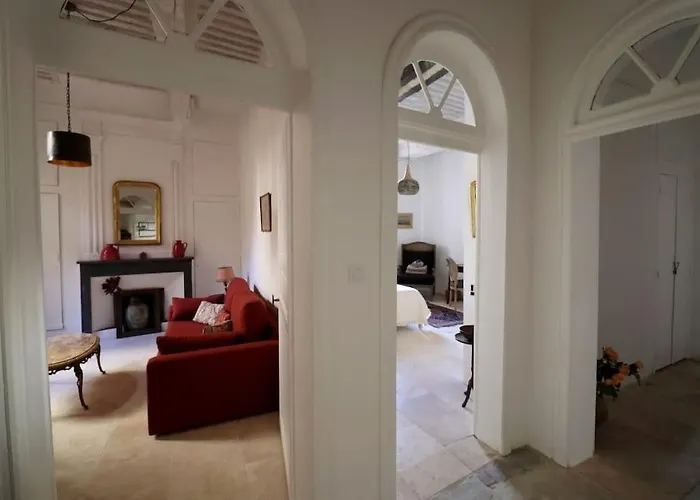 Place Aux Herbes Elegance Renaissance Διαμέρισμα