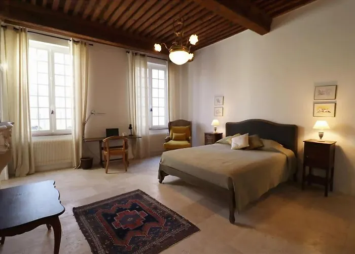 Διαμέρισμα Place Aux Herbes Elegance Renaissance Uzès