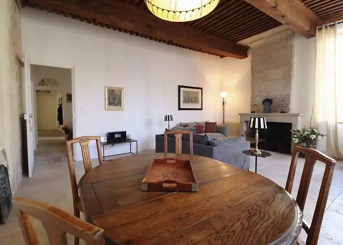 Place Aux Herbes Elegance Renaissance *